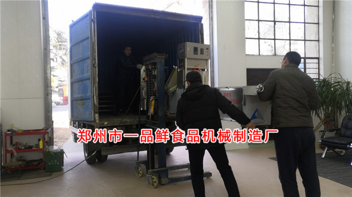 燴面機(jī)設(shè)備即將裝車完畢 燴面機(jī)設(shè)備即將裝車完畢