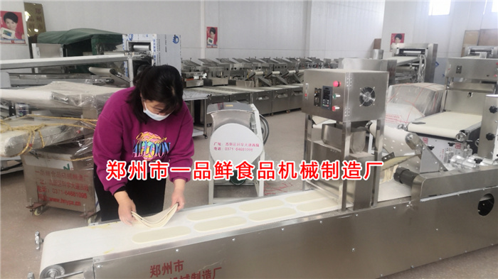 全套燴面機(jī)設(shè)備調(diào)試完畢 全套燴面機(jī)設(shè)備調(diào)試完畢